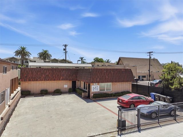 331 E Carson, Long Beach, CA 90807