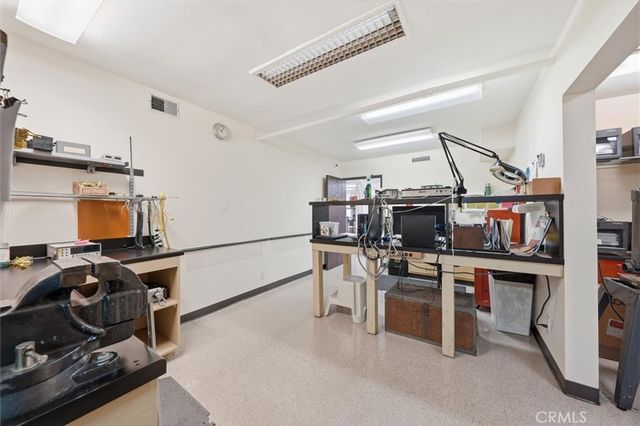 331 E Carson, Long Beach, CA 90807