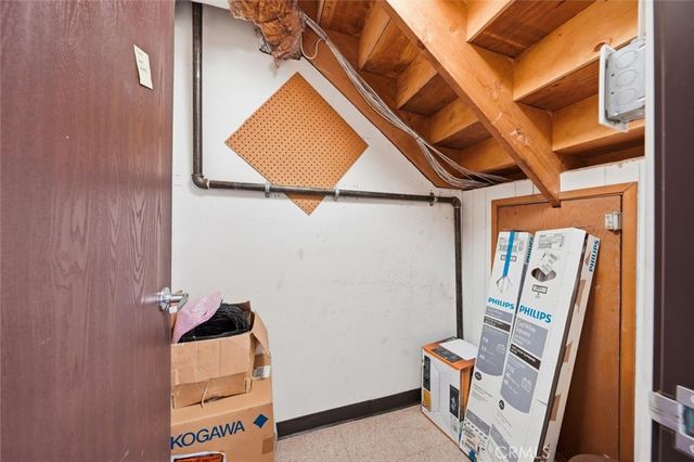 331 E Carson, Long Beach, CA 90807