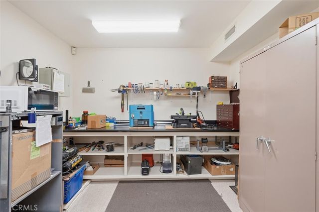 331 E Carson, Long Beach, CA 90807