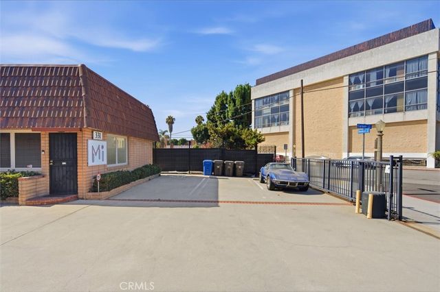 331 E Carson, Long Beach, CA 90807
