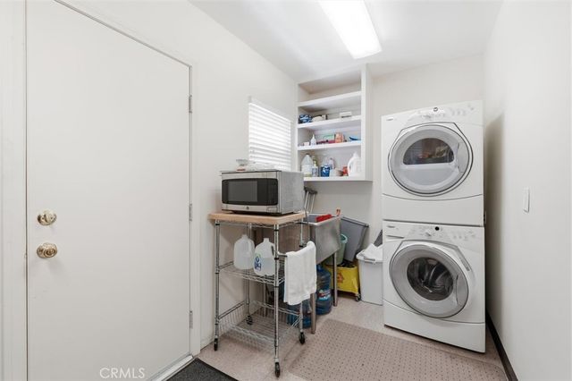 331 E Carson, Long Beach, CA 90807
