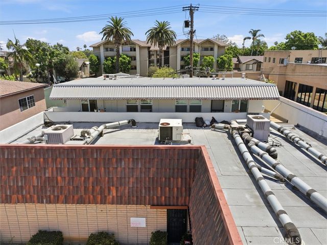 331 E Carson, Long Beach, CA 90807