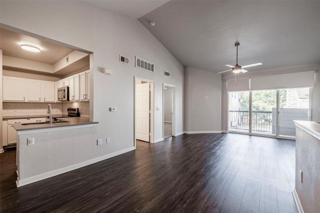 12215 Hunters Chase DR N-3205N, Austin, TX 78729