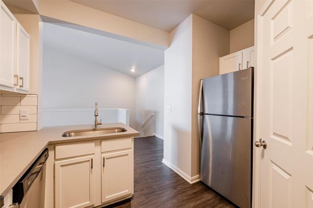 12215 Hunters Chase DR N-3205N, Austin, TX 78729