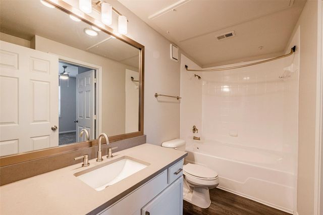 12215 Hunters Chase DR N-3205N, Austin, TX 78729