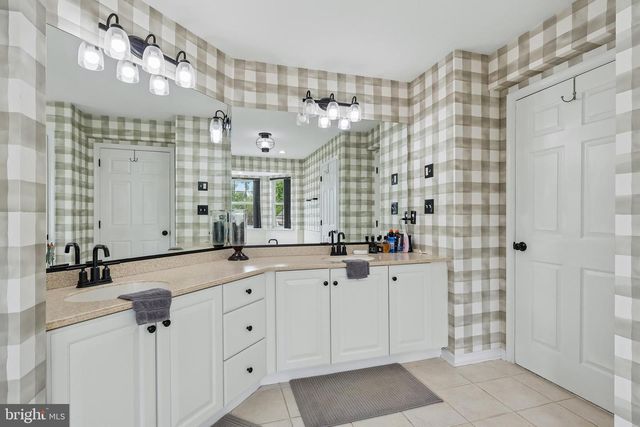 37 TERRELL RD, Lambertville, NJ 08530