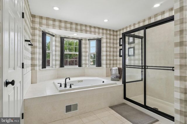 37 TERRELL RD, Lambertville, NJ 08530