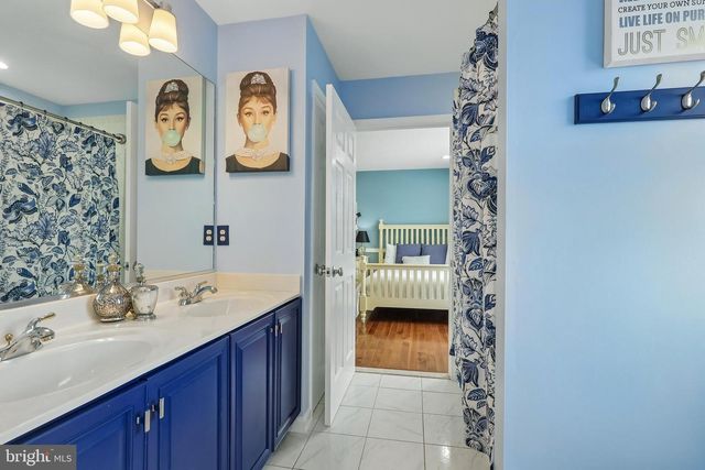 37 TERRELL RD, Lambertville, NJ 08530
