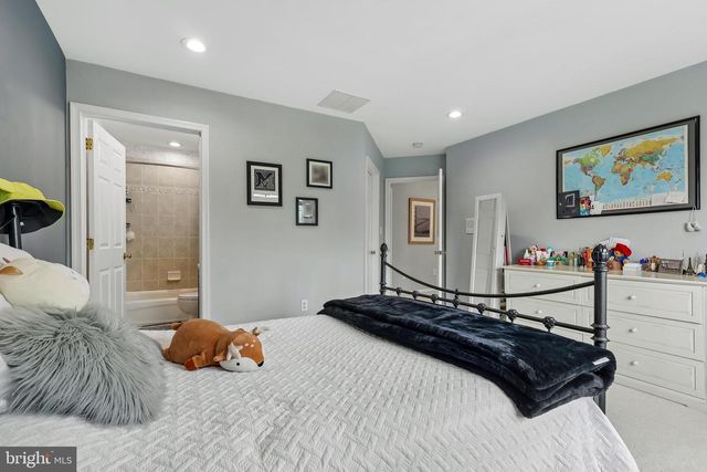 37 TERRELL RD, Lambertville, NJ 08530