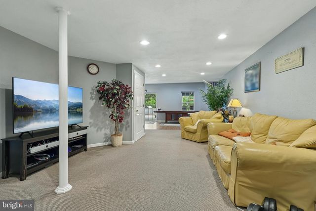 37 TERRELL RD, Lambertville, NJ 08530