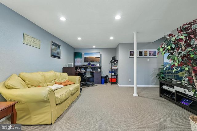 37 TERRELL RD, Lambertville, NJ 08530