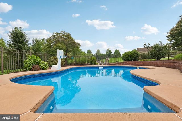 37 TERRELL RD, Lambertville, NJ 08530