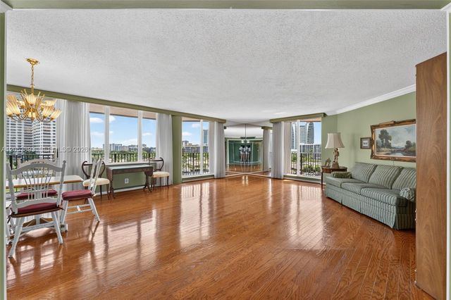 300 Three Islands Blvd 207, Hallandale Beach, FL 33009