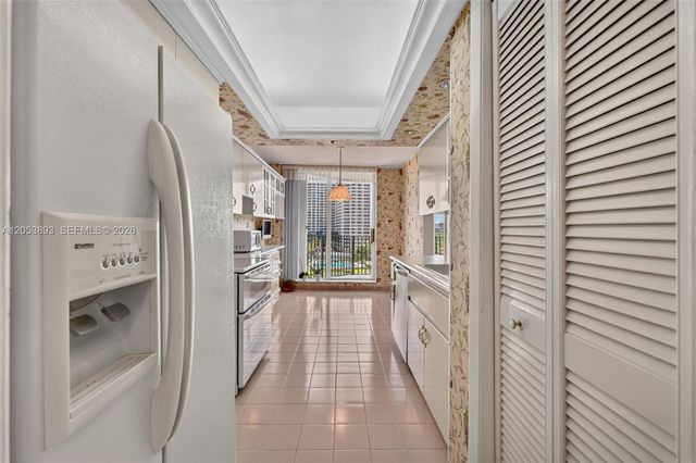 300 Three Islands Blvd 207, Hallandale Beach, FL 33009