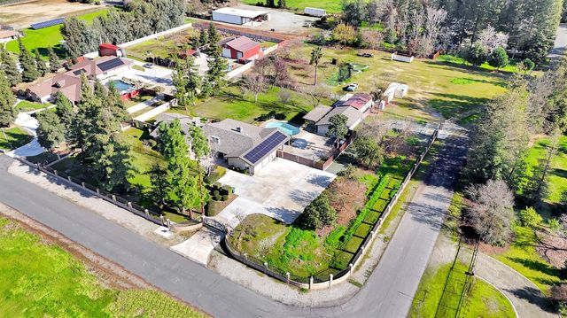 4814 N Tisha Avenue, Fresno, CA 93723