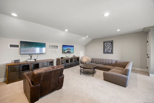 359 Ash Juniper, New Braunfels, TX 78132