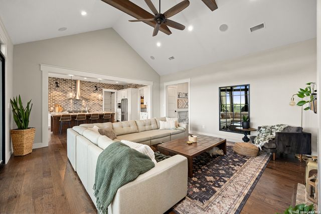 359 Ash Juniper, New Braunfels, TX 78132