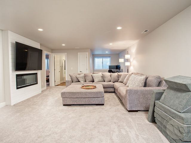 6705 Skycrest Dr, Billings, MT 59106