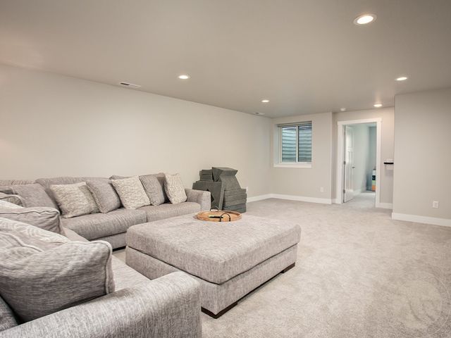 6705 Skycrest Dr, Billings, MT 59106
