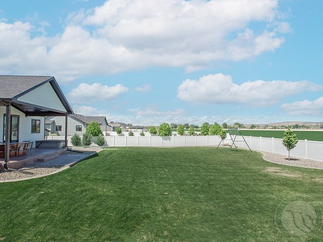 6705 Skycrest Dr, Billings, MT 59106