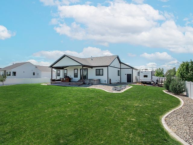 6705 Skycrest Dr, Billings, MT 59106