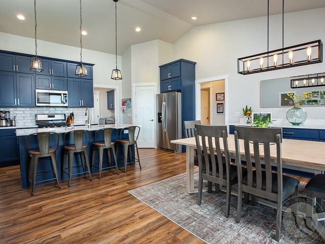 6705 Skycrest Dr, Billings, MT 59106