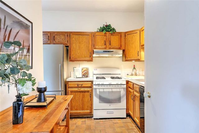 2 Burrs Lane, Providence, RI 02904