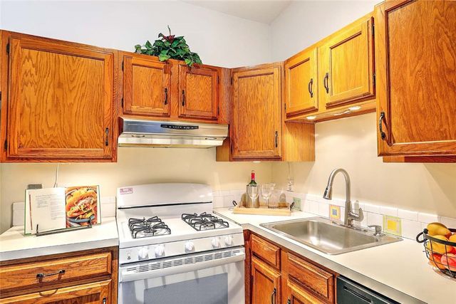2 Burrs Lane, Providence, RI 02904