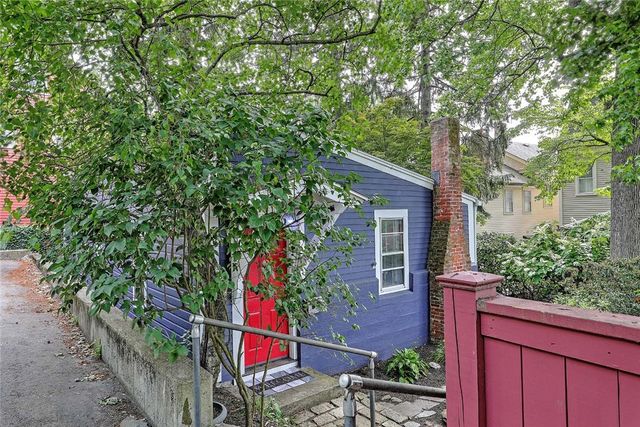 2 Burrs Lane, Providence, RI 02904