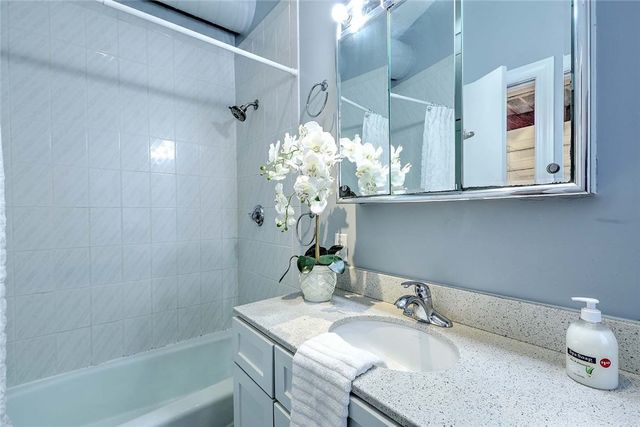 2 Burrs Lane, Providence, RI 02904