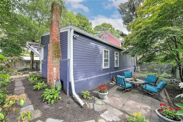 2 Burrs Lane, Providence, RI 02904