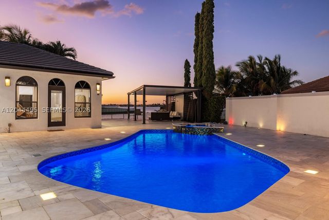3910 SW 186th Ter, Miramar, FL 33029