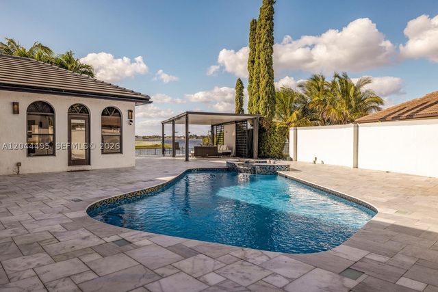 3910 SW 186th Ter, Miramar, FL 33029