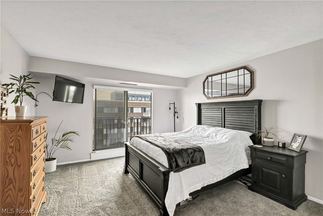 12500 Edgewater Drive 1603, Lakewood, OH 44107