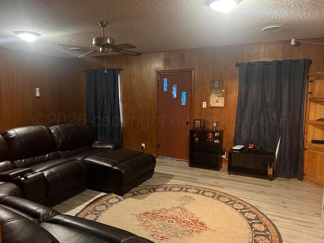 613 N 7th Street, Canadian, TX 79014