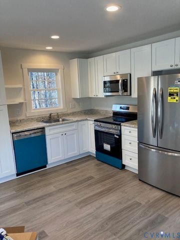 801 Vernon St, Farmville, VA 23901