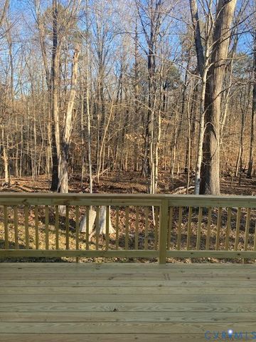 801 Vernon St, Farmville, VA 23901