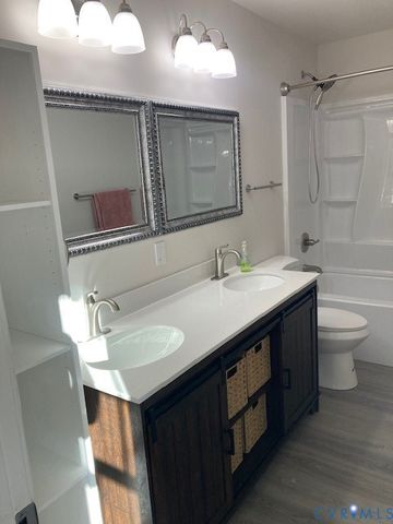 801 Vernon St, Farmville, VA 23901