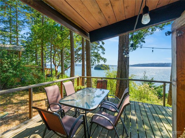 9758 Golden View Trail, La Conner, WA 98257
