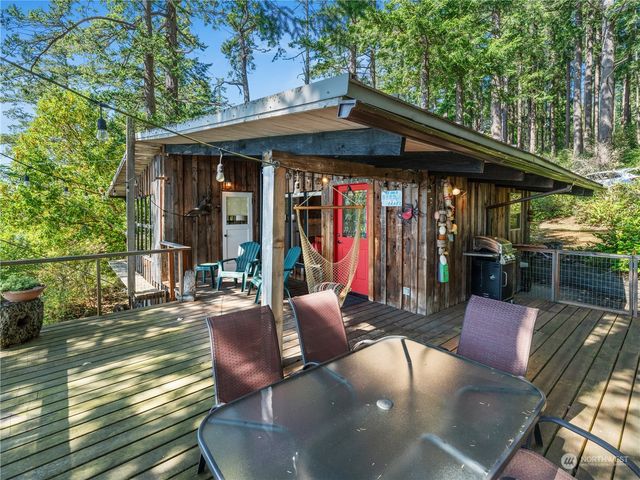 9758 Golden View Trail, La Conner, WA 98257