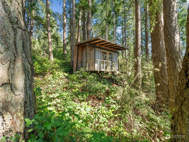 9758 Golden View Trail, La Conner, WA 98257