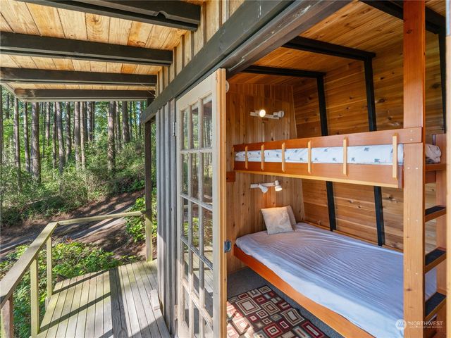 9758 Golden View Trail, La Conner, WA 98257