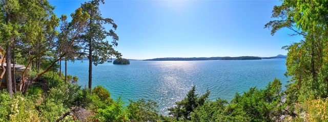 9758 Golden View Trail, La Conner, WA 98257