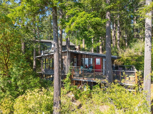 9758 Golden View Trail, La Conner, WA 98257