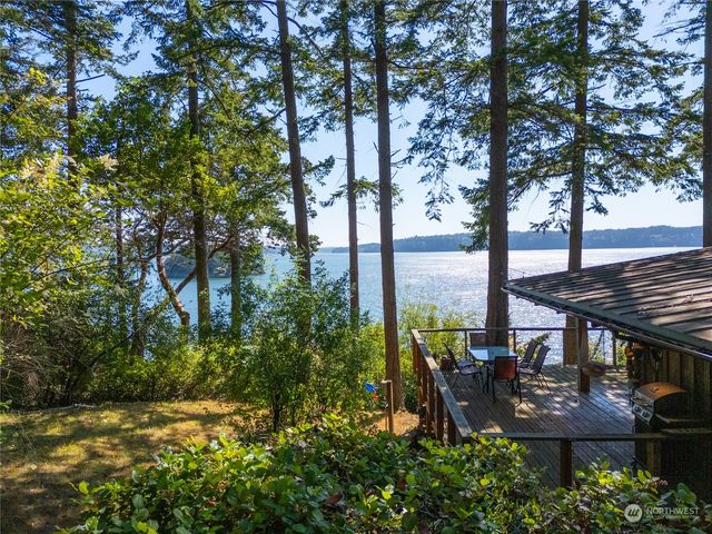 9758 Golden View Trail, La Conner, WA 98257