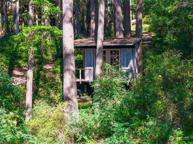9758 Golden View Trail, La Conner, WA 98257