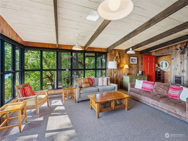 9758 Golden View Trail, La Conner, WA 98257