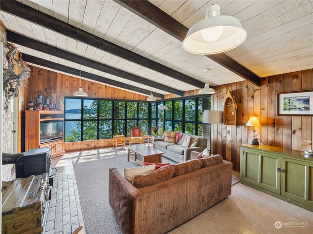 9758 Golden View Trail, La Conner, WA 98257