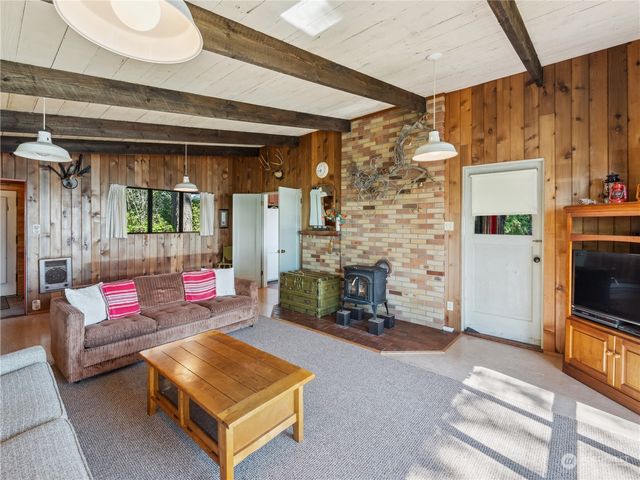 9758 Golden View Trail, La Conner, WA 98257